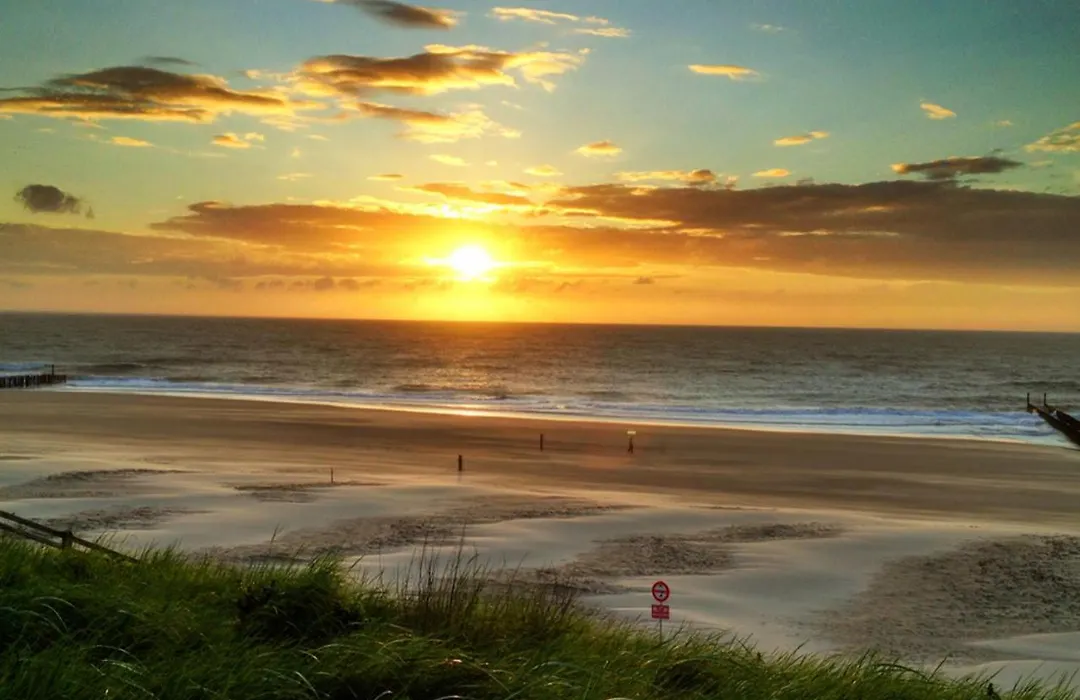 Amazing Beach & Sunsets Just 75M From The Beach!-1